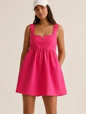 Nwot sleeveless split neck mini dress